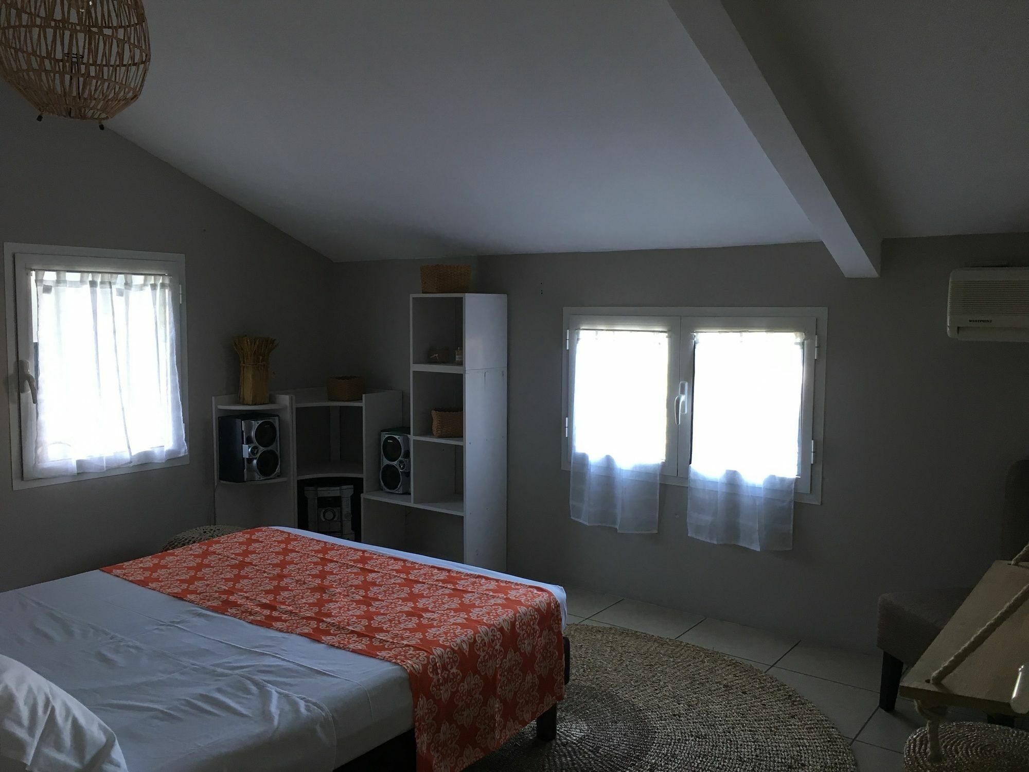 House With 5 Rooms In Etang Sale, With Wonderful Mountain View, Enclos Exterior photo