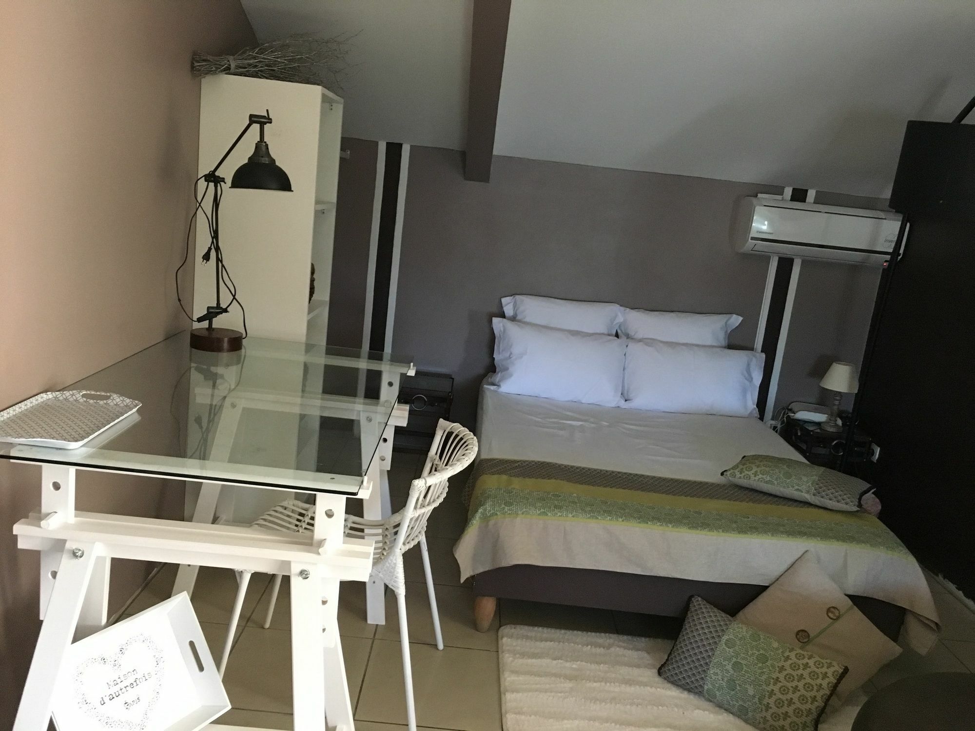 House With 5 Rooms In Etang Sale, With Wonderful Mountain View, Enclos Exterior photo