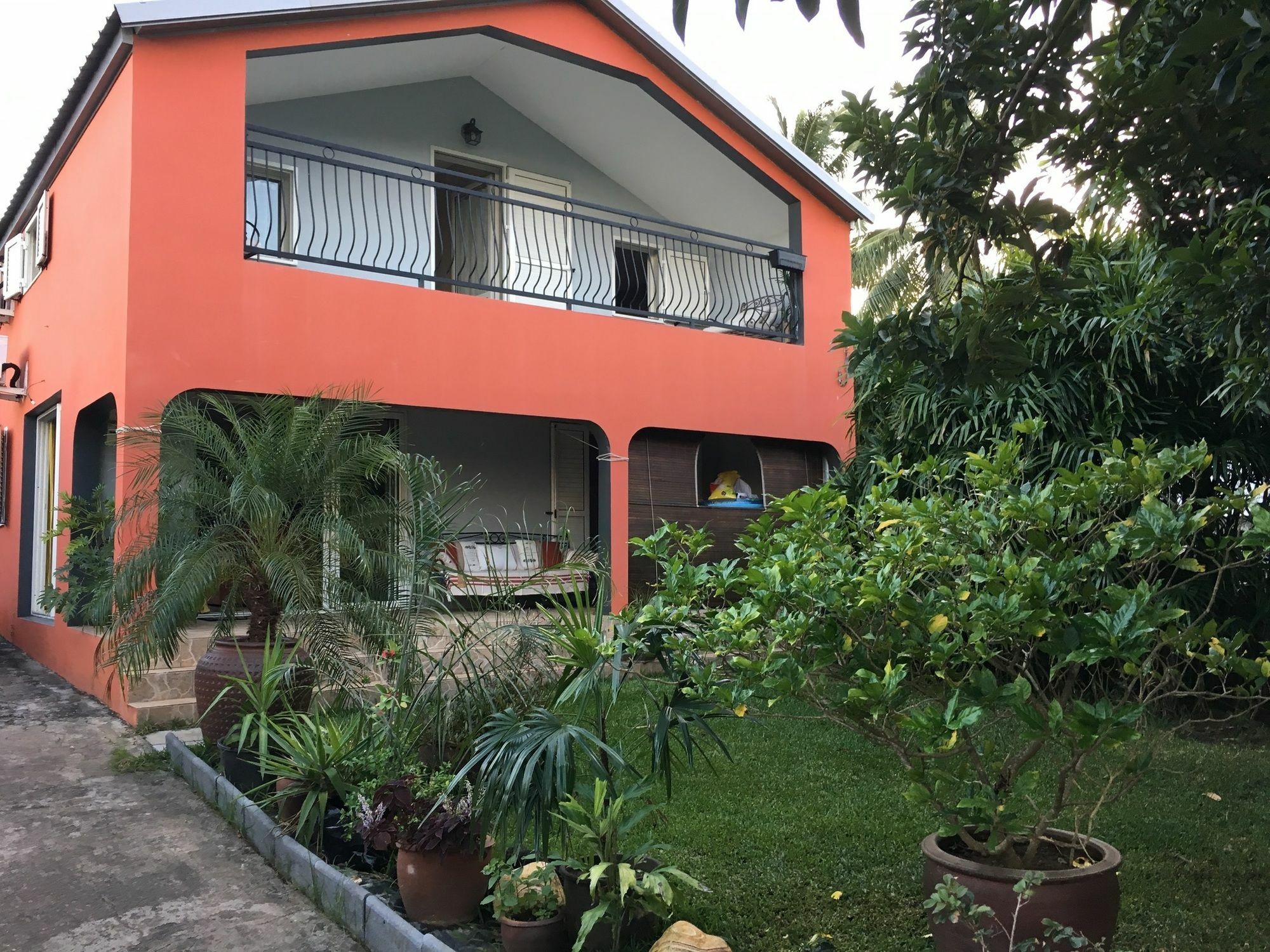 House With 5 Rooms In Etang Sale, With Wonderful Mountain View, Enclos Exterior photo